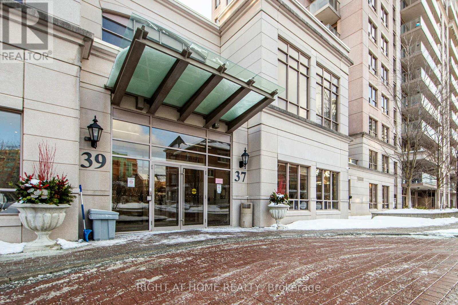 UPH2 - 37 GALLERIA PARKWAY - Photo 2 of 26, Markham (Commerce Valley), Ontario