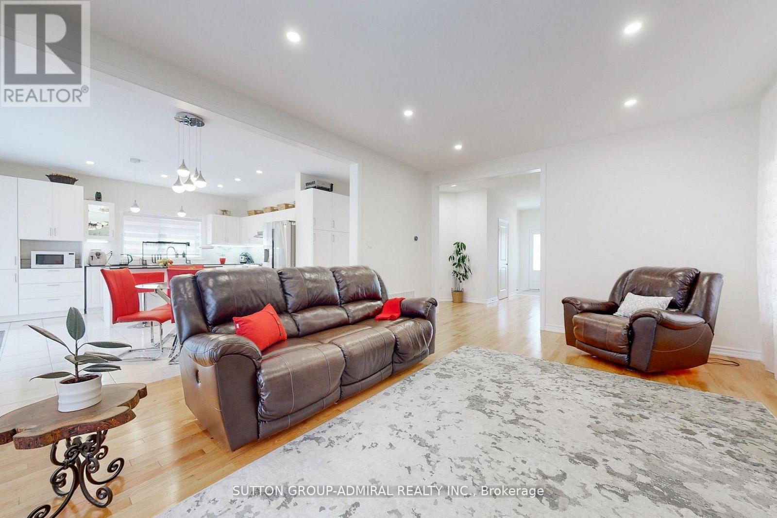 3 CYPRESS POINT STREET - Photo 2 of 36, Barrie (Ardagh), Ontario