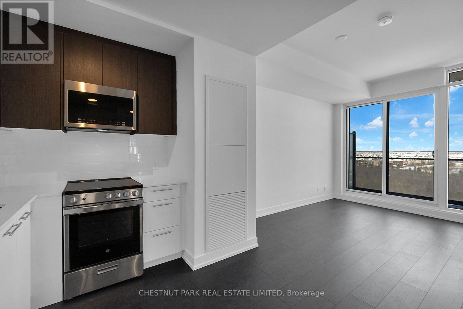 215 Veterans Unit S 706 photo 2