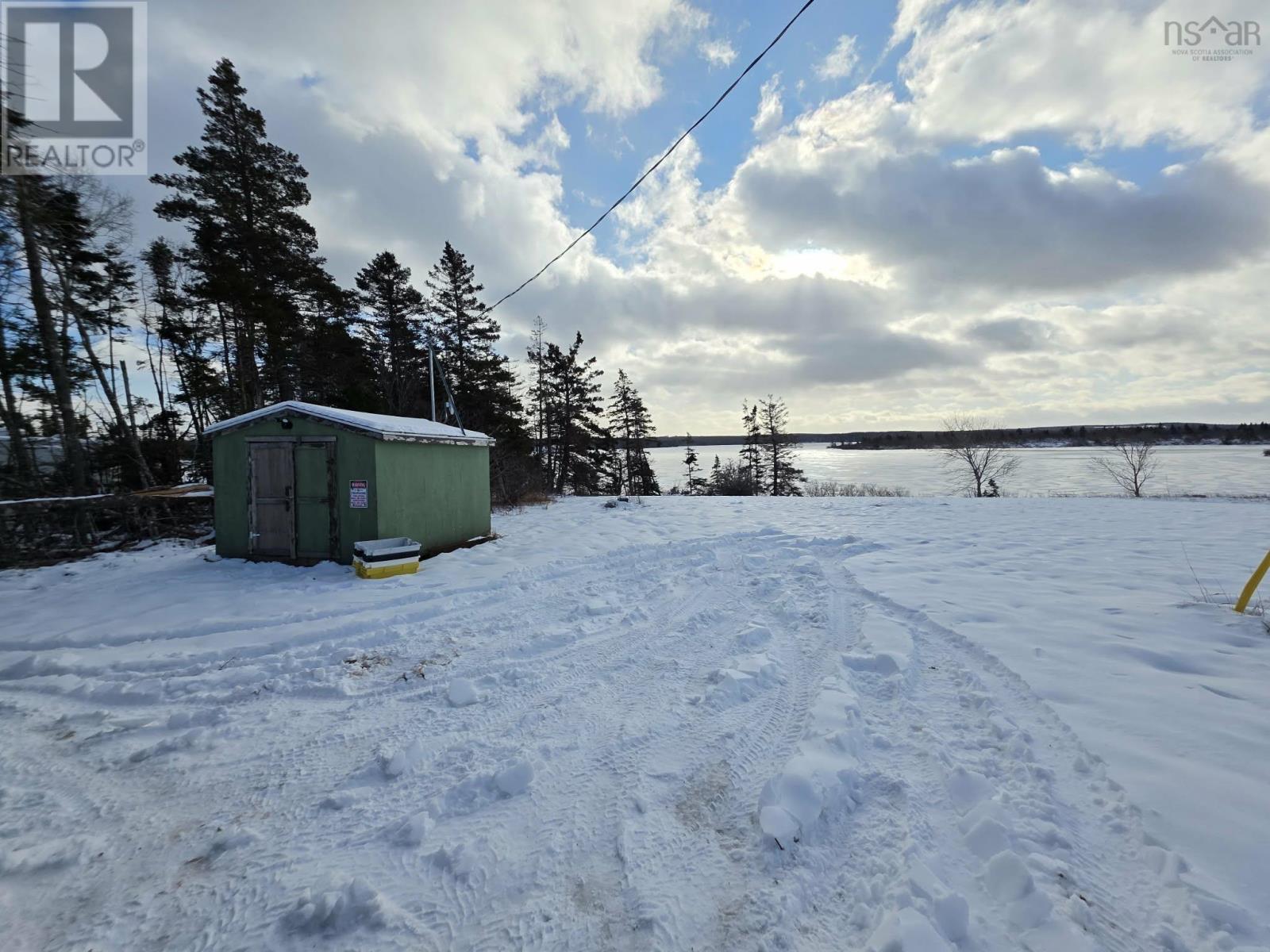 Property 20 of 26 of 916 Rear Loch Lomond Road