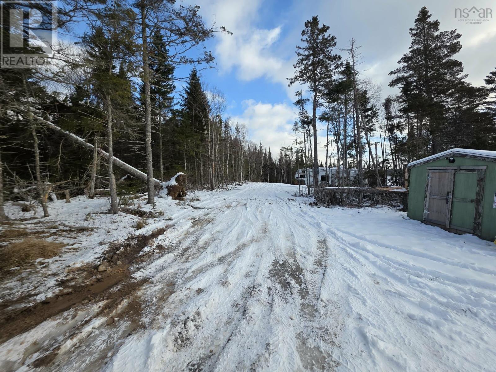 Property 7 of 26 of 916 Rear Loch Lomond Road