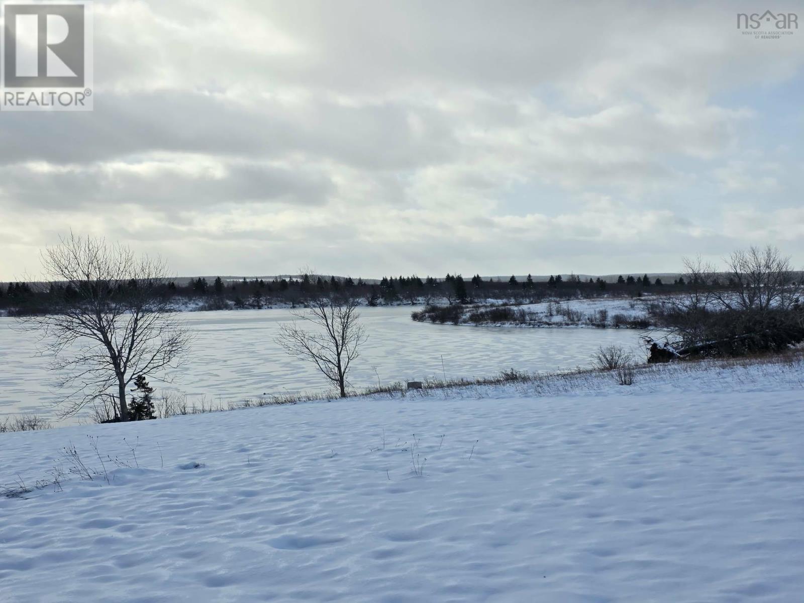 Property 21 of 26 of 916 Rear Loch Lomond Road