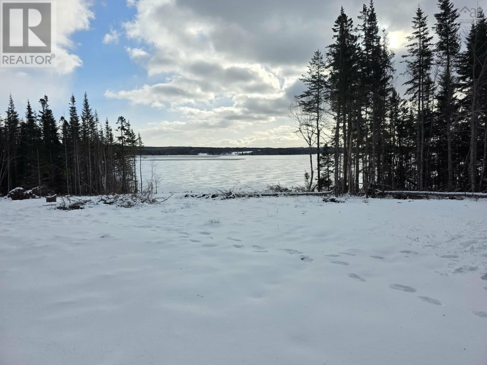 Property 3 of 26 of 916 Rear Loch Lomond Road