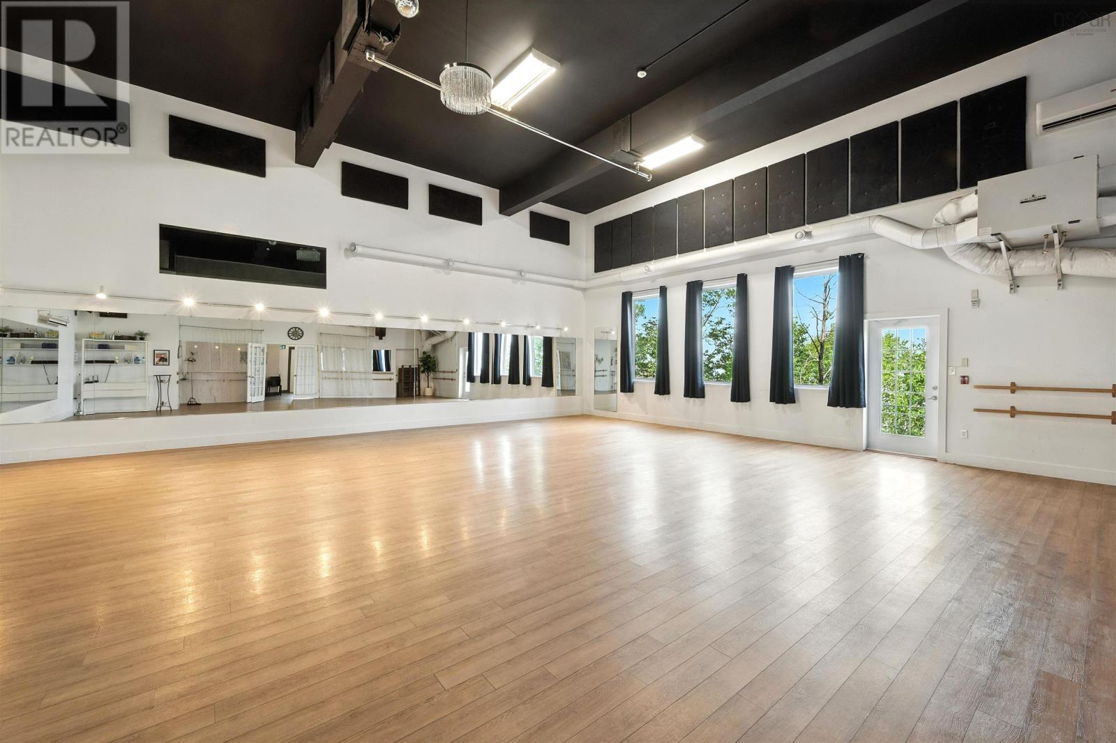 Property 18 of 49 of 59 McQuade Lake Crescent