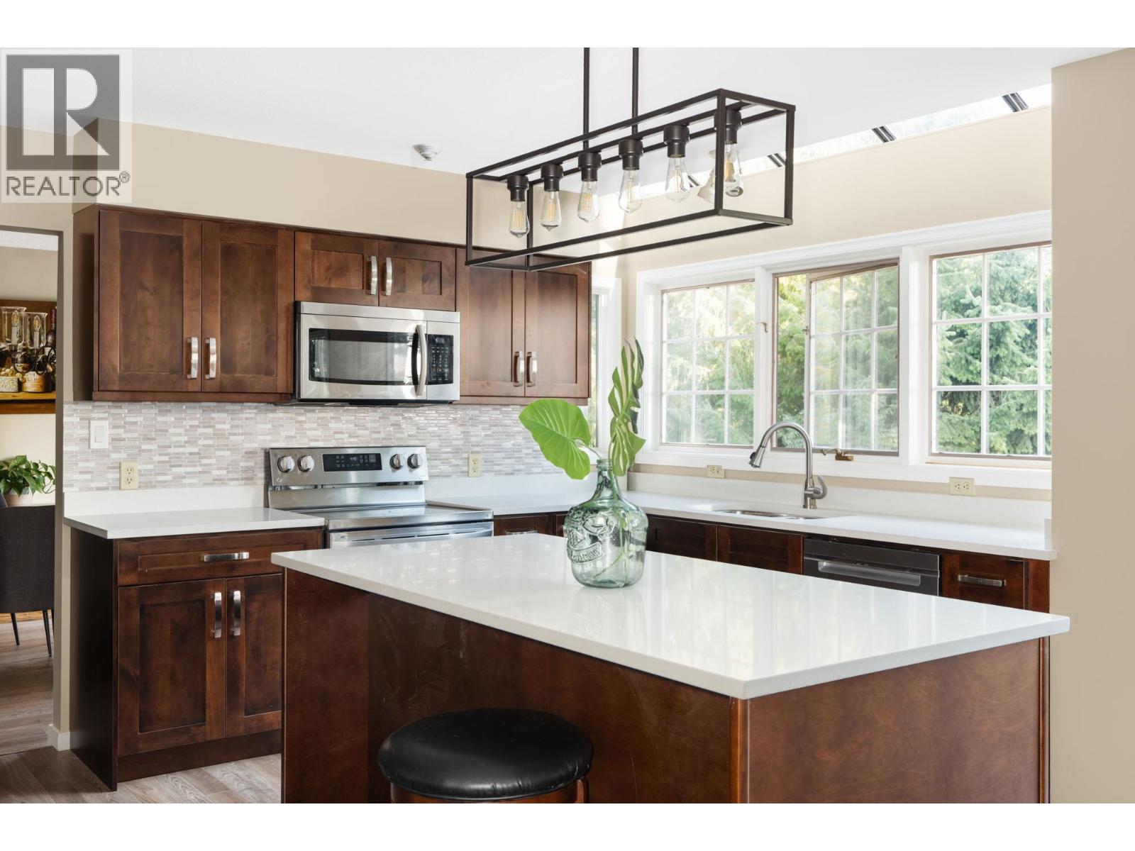 5162 ALDERFEILD PLACE, West Vancouver