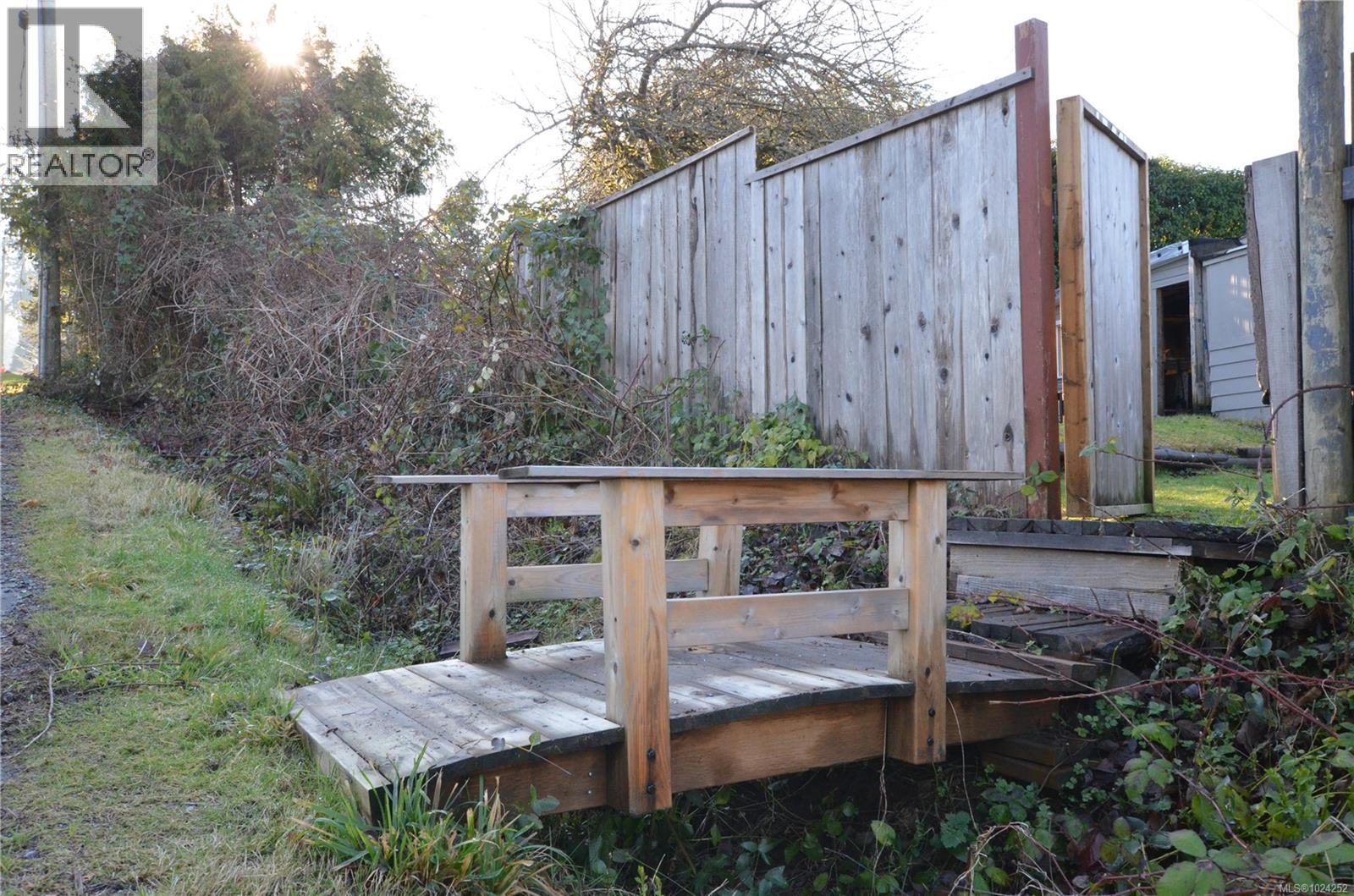 #10 1265 CHERRY POINT RD - 33