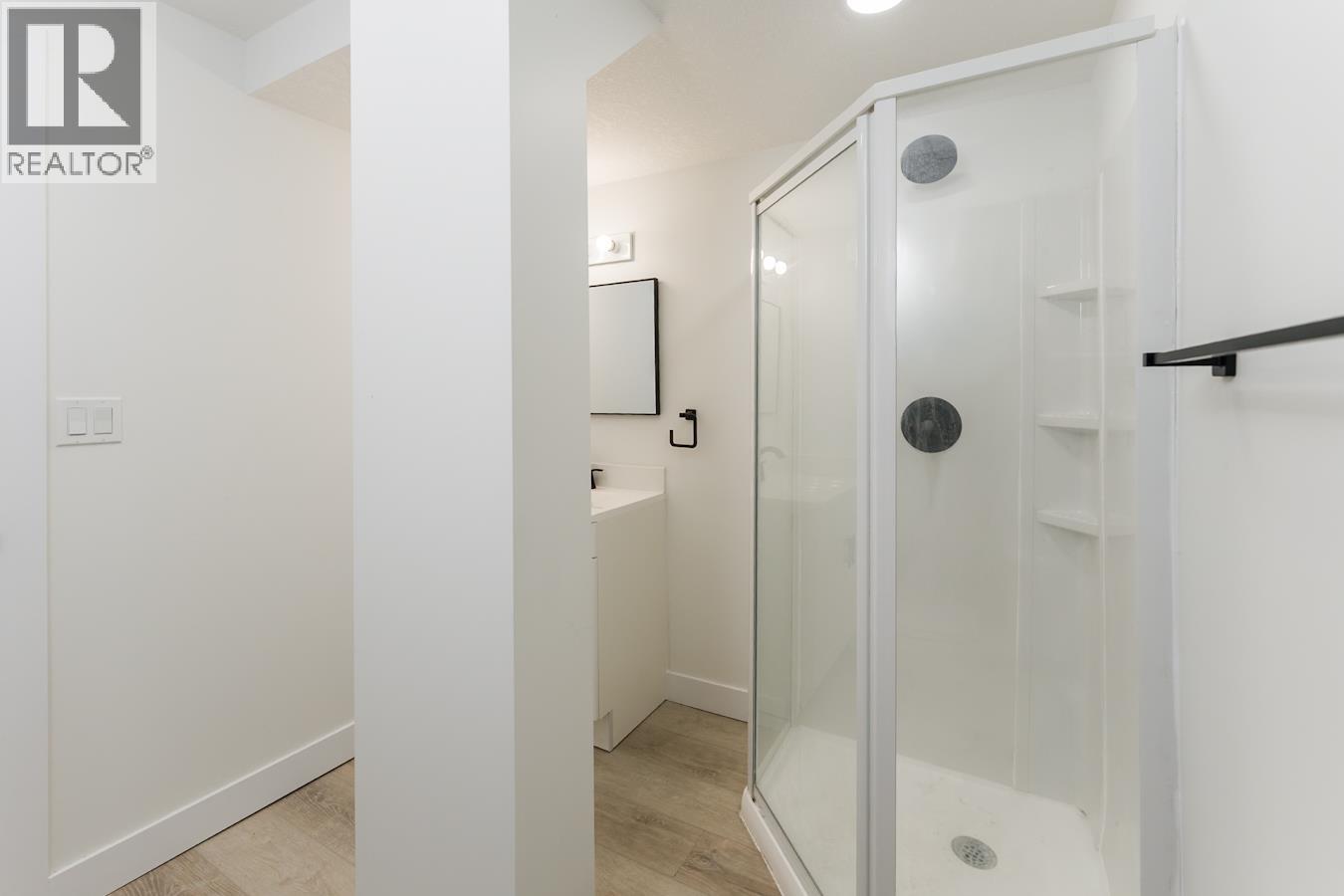 7790 QUEENS CRESCENT, Prince George