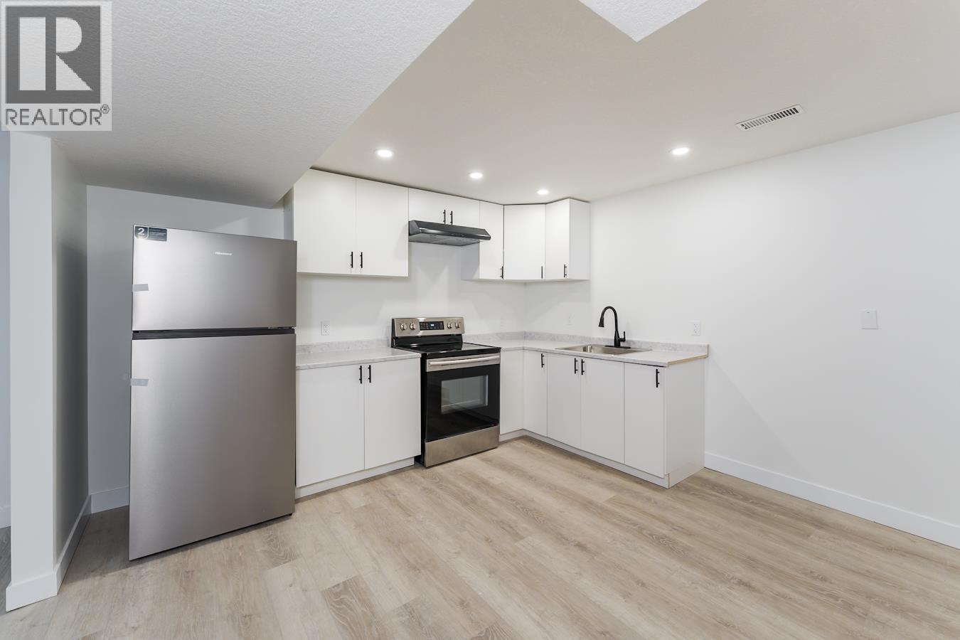 7790 QUEENS CRESCENT, Prince George