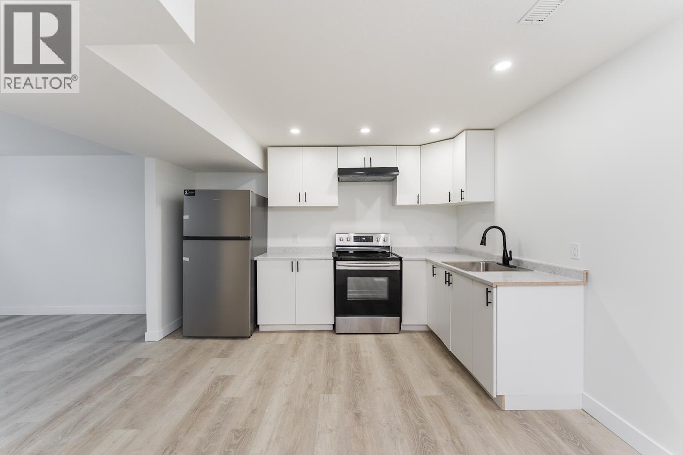 7790 QUEENS CRESCENT, Prince George