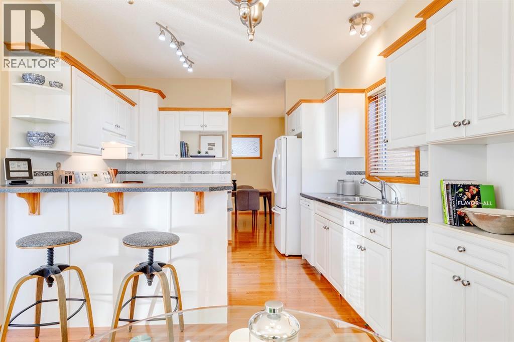 Single Family House Bungalow for Sale in  Shannon Link SW Shawnessy Calgary 