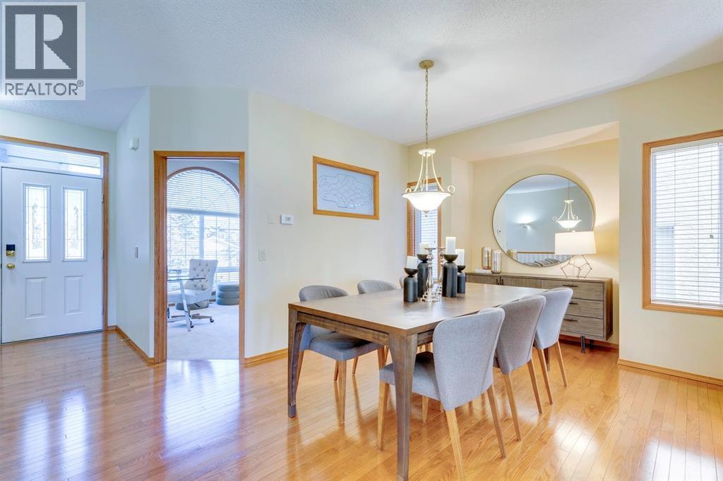 Single Family House Bungalow for Sale in  Shannon Link SW Shawnessy Calgary 