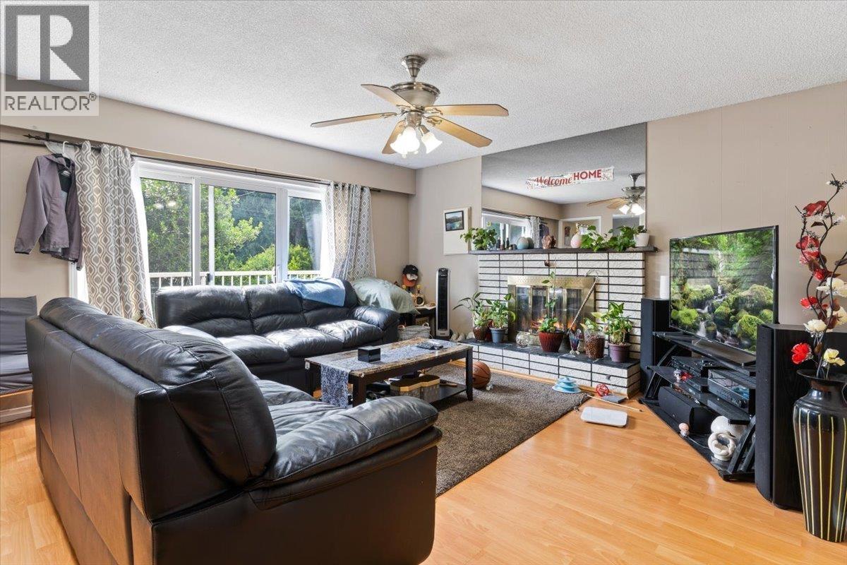 6630-6632 CANADA WAY, Burnaby
