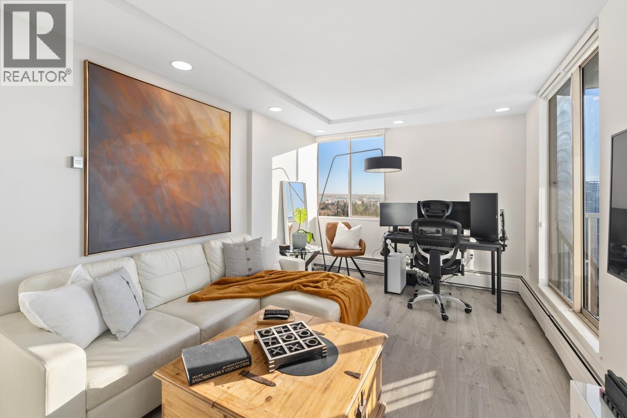 1601 2004 FULLERTON AVENUE, North Vancouver