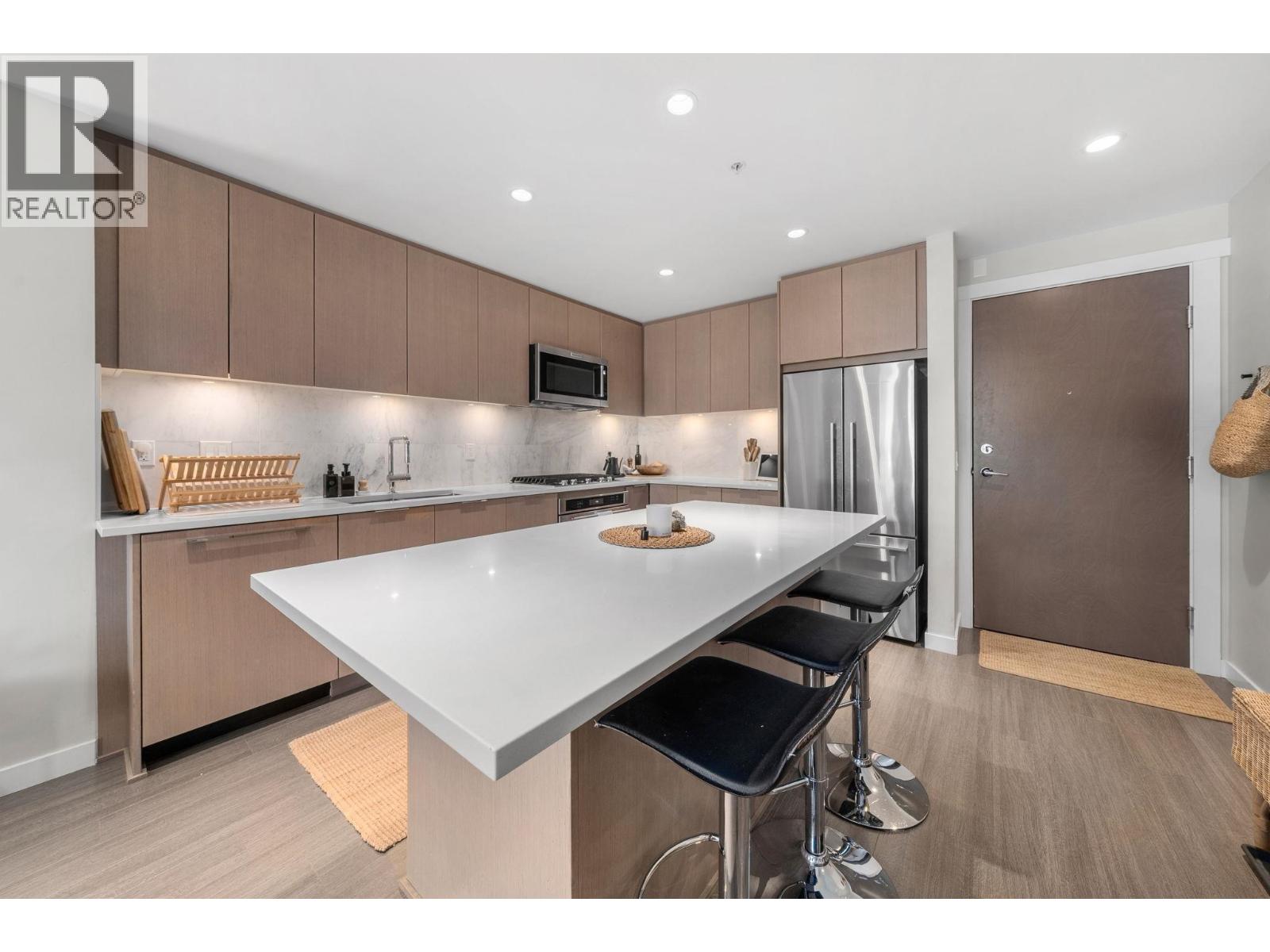 314 2663 LIBRARY LANE, North Vancouver