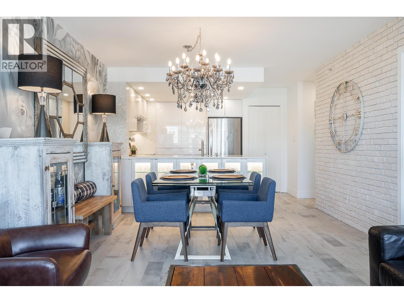 1806 235 GUILDFORD WAY, Port Moody