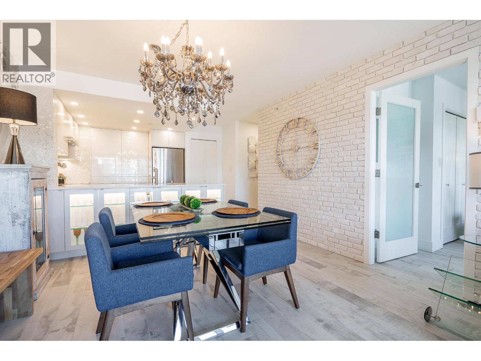 1806 235 GUILDFORD WAY, Port Moody