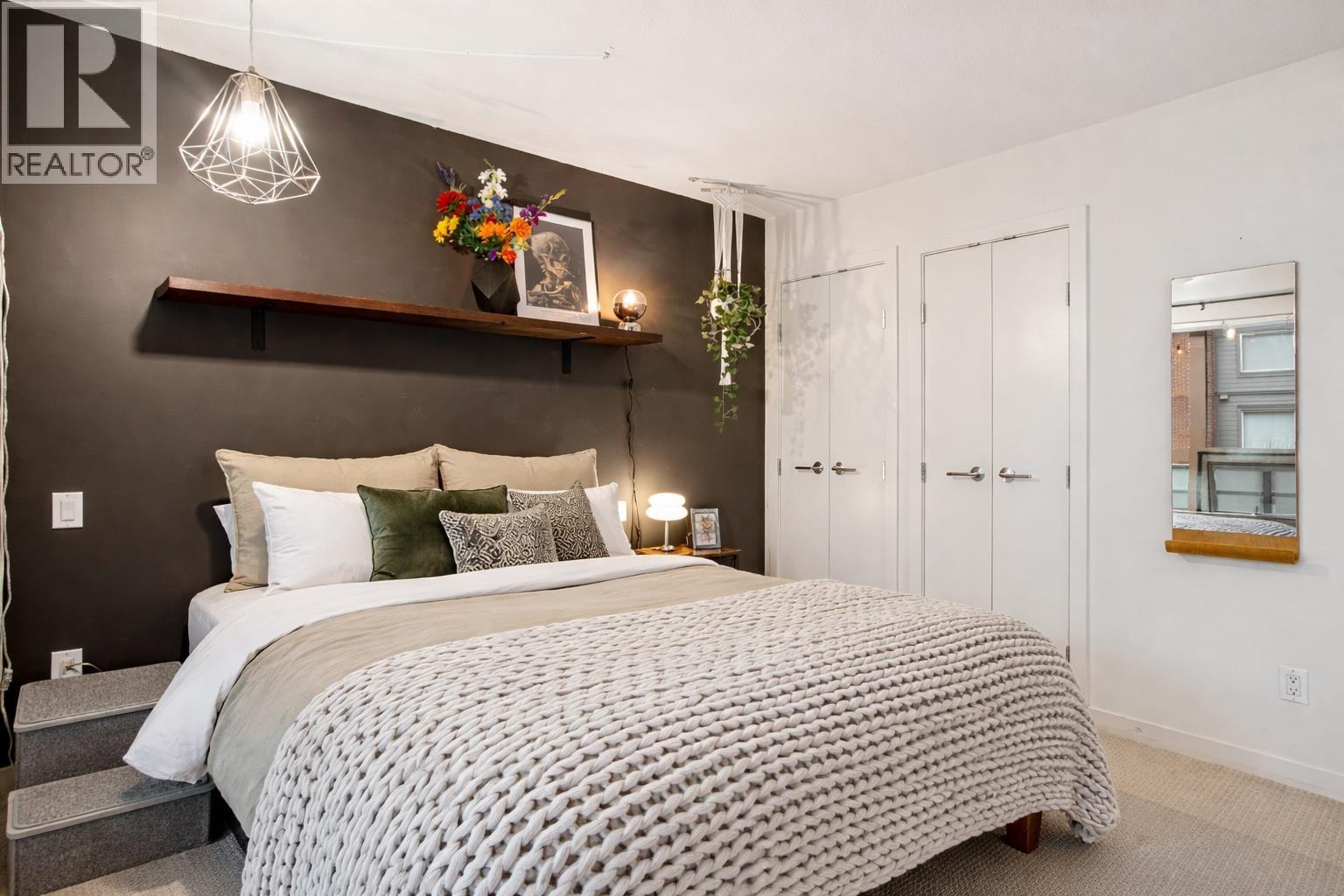 310 1673 LLOYD AVENUE, North Vancouver