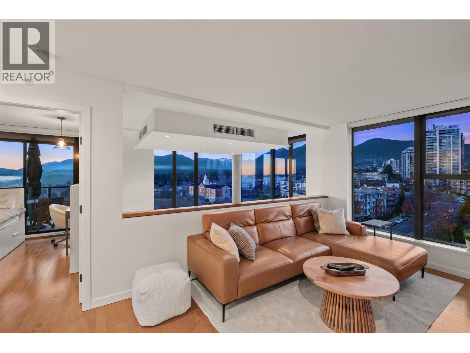 PH8 683 W VICTORIA PARK, North Vancouver