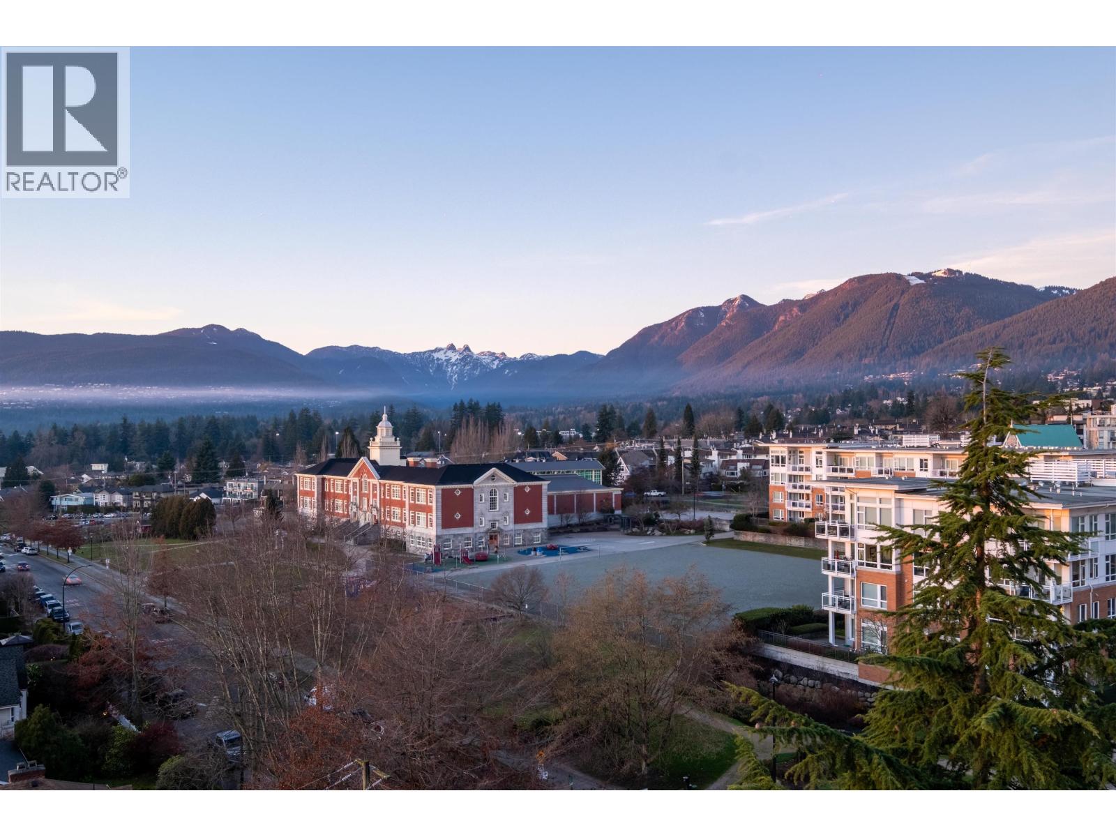 PH8 683 W VICTORIA PARK, North Vancouver