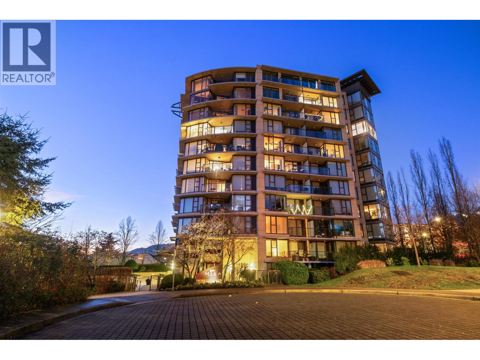 PH8 683 W VICTORIA PARK, North Vancouver