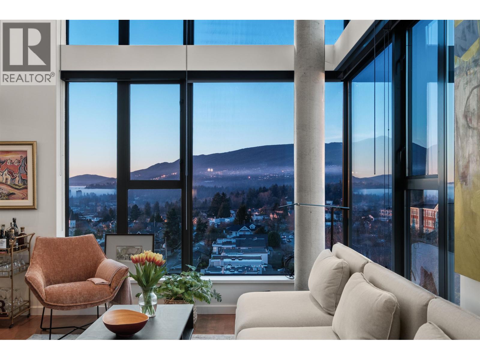 PH8 683 W VICTORIA PARK, North Vancouver