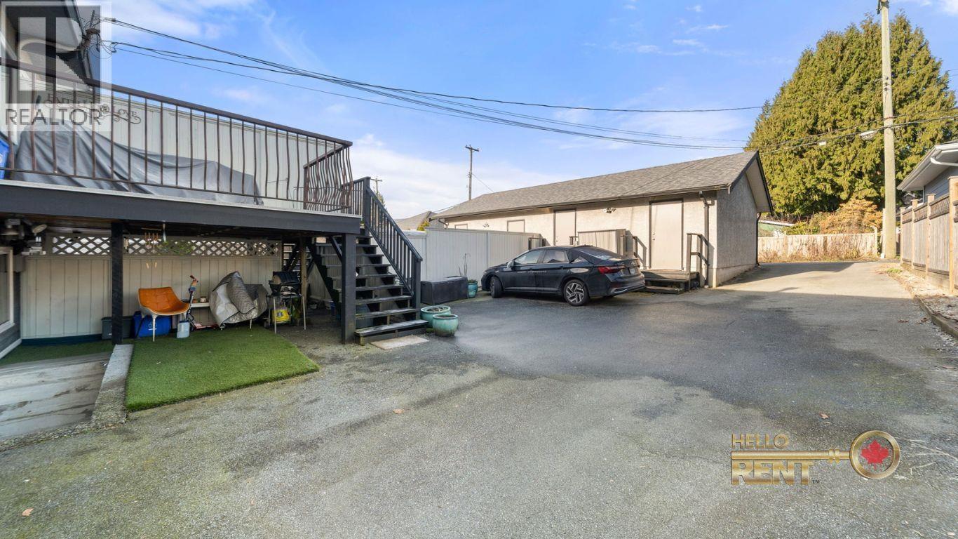 UPPER 226 E 20TH STREET, North Vancouver