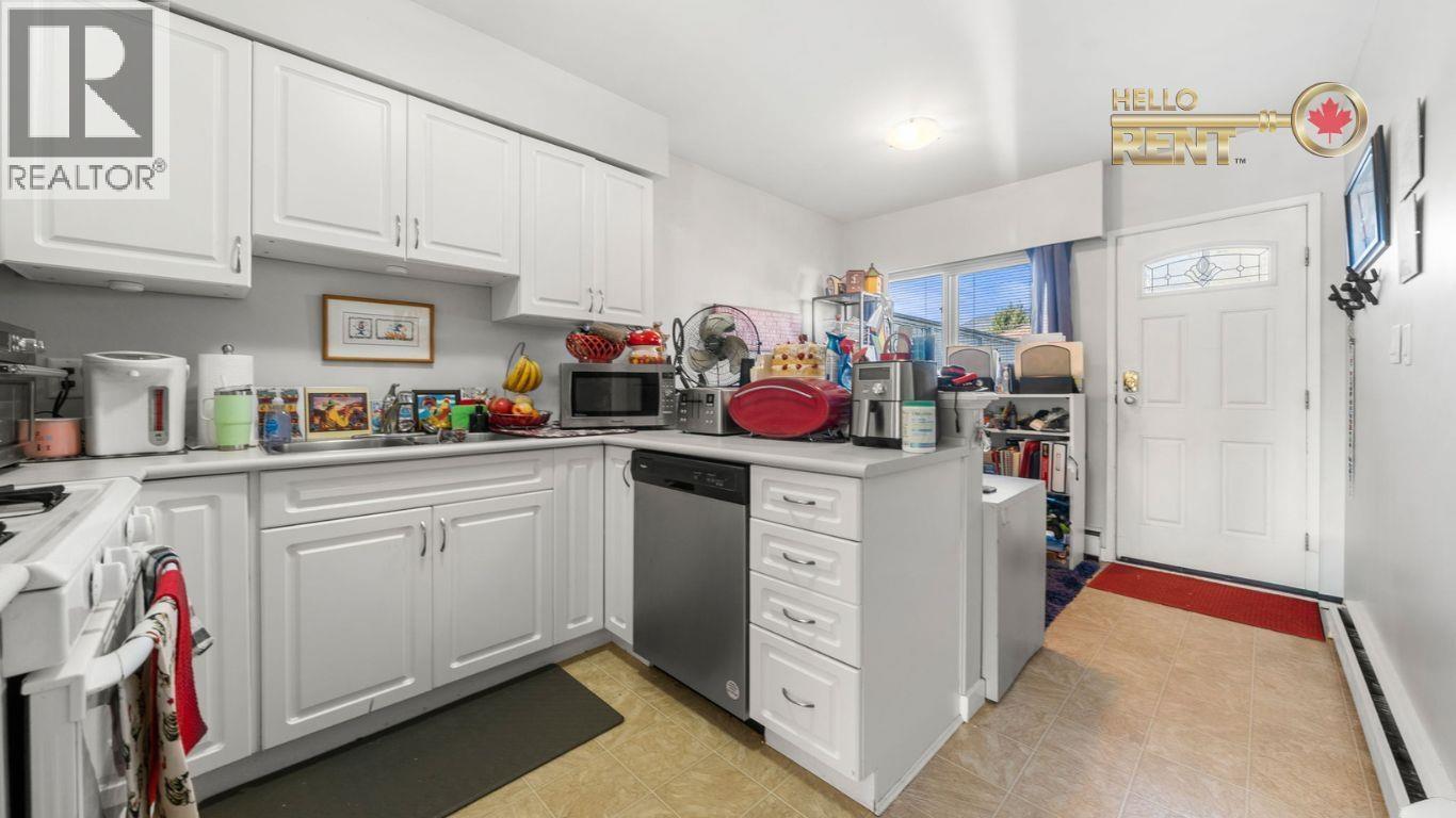 UPPER 226 E 20TH STREET, North Vancouver