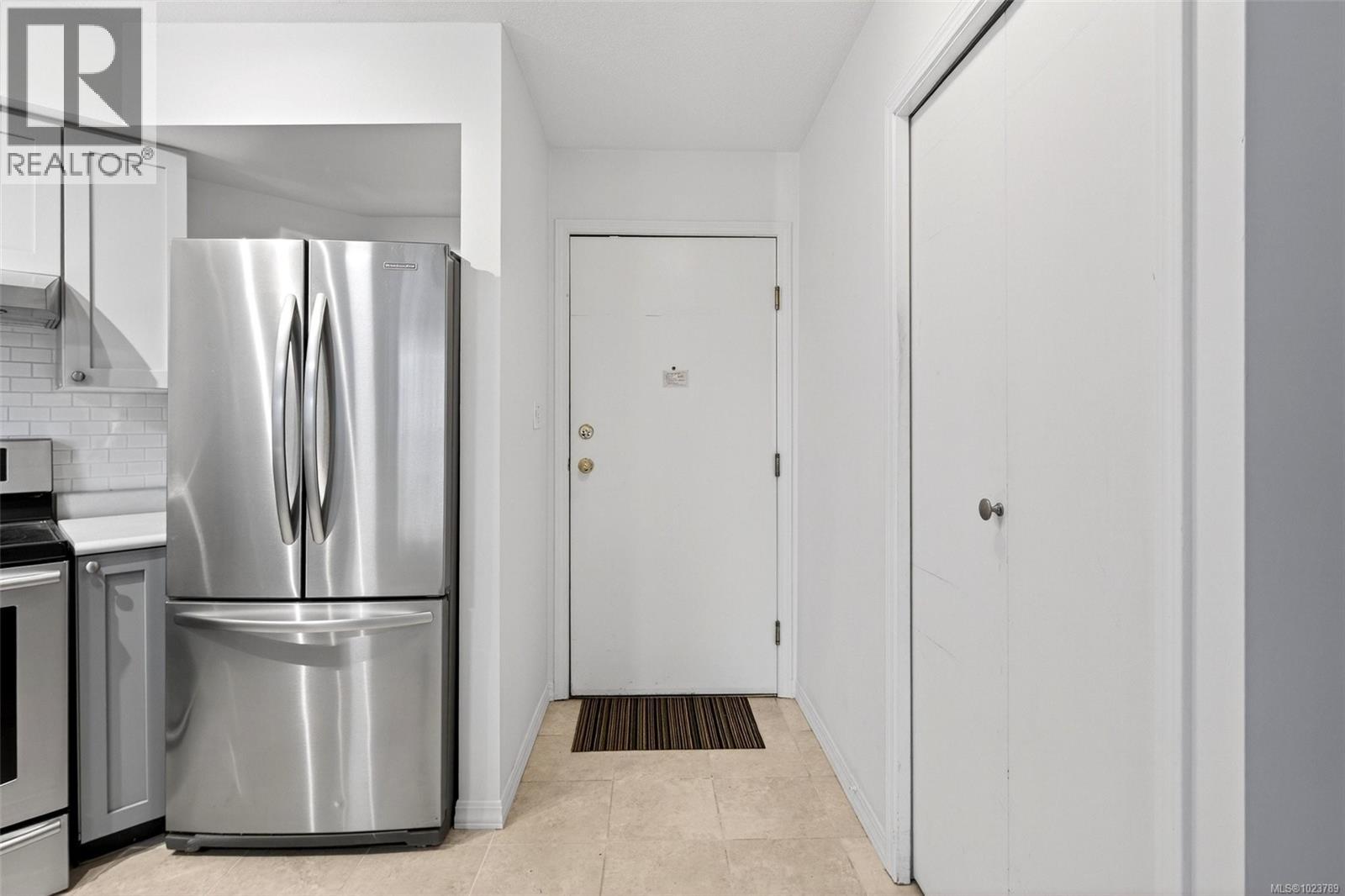 119 827 North Park Street, Victoria