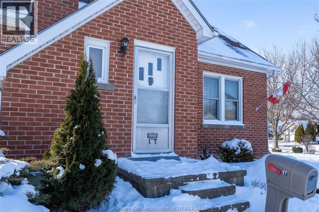17 GRAND AVENUE - Photo 2 of 43, Wallaceburg, Ontario