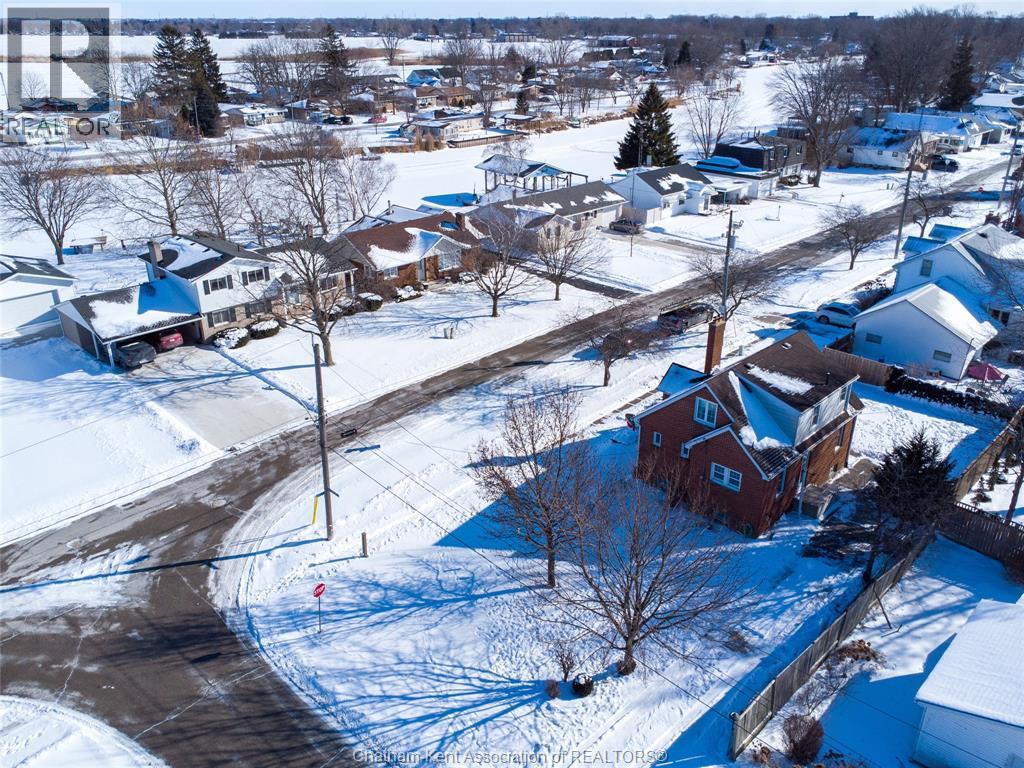 17 GRAND AVENUE - Photo 3 of 43, Wallaceburg, Ontario