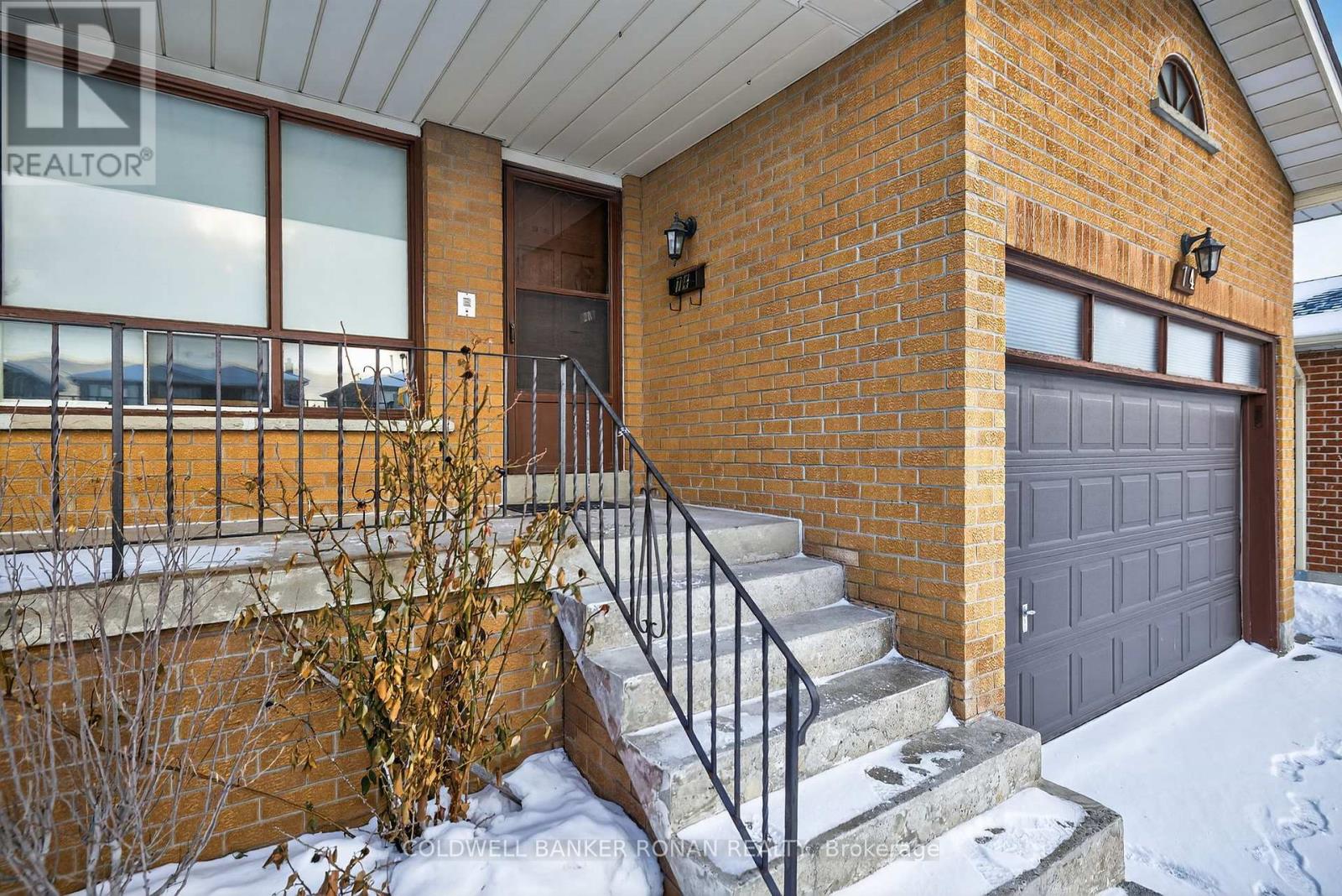 74 MINGLEHAZE DRIVE - Photo 2 of 50, Toronto (Mount Olive-Silverstone-Jamestown), Ontario