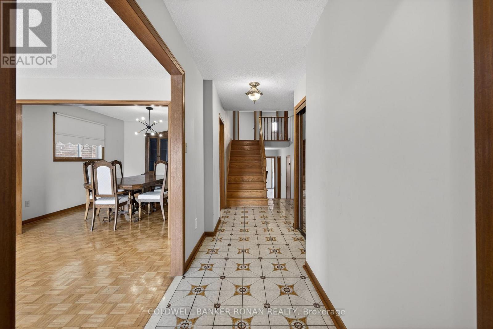 74 MINGLEHAZE DRIVE - Photo 4 of 50, Toronto (Mount Olive-Silverstone-Jamestown), Ontario