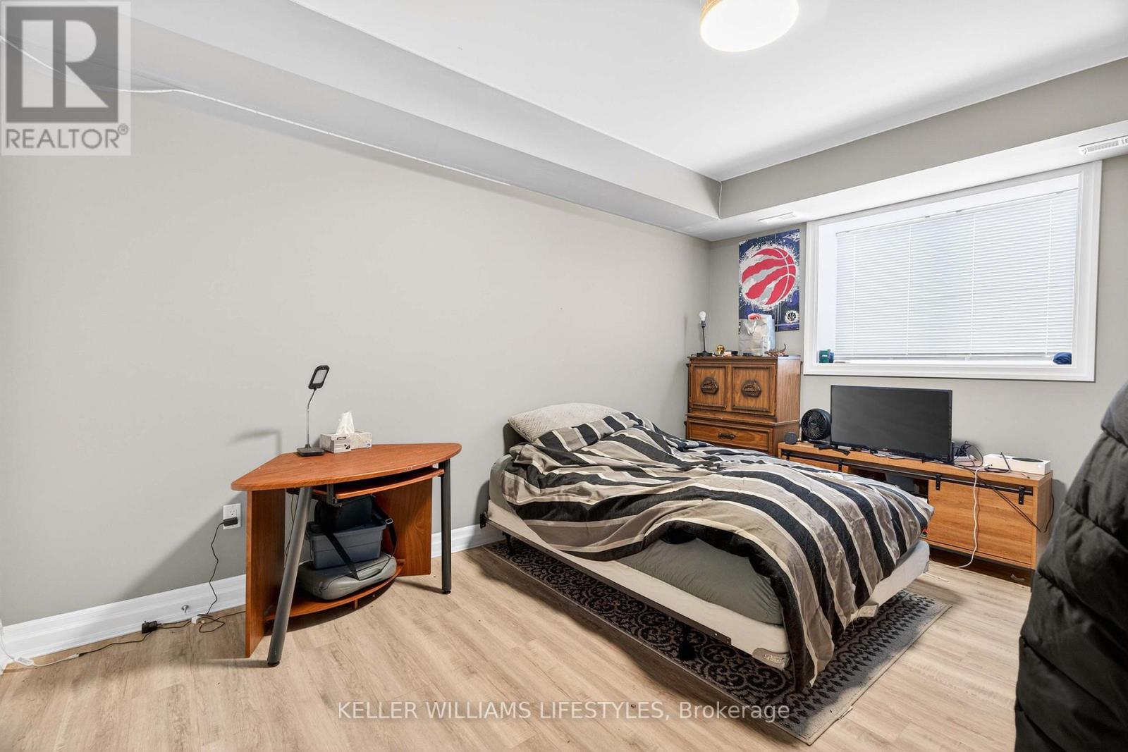 65 FRONT STREET W Property Photo