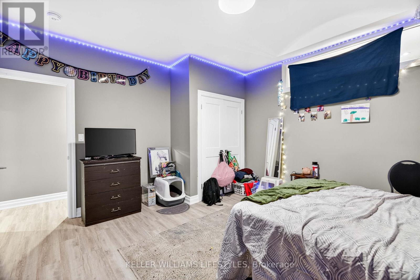 65 FRONT STREET W Property Photo