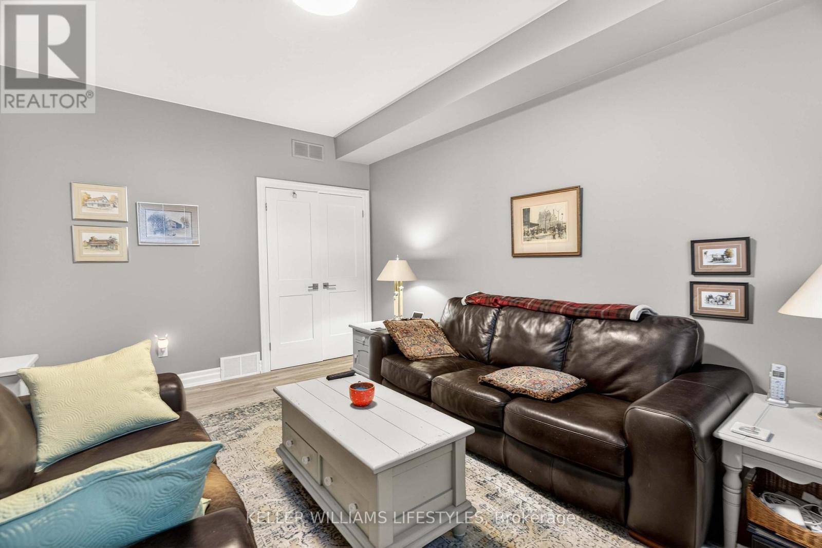 67 FRONT STREET W Property Photo