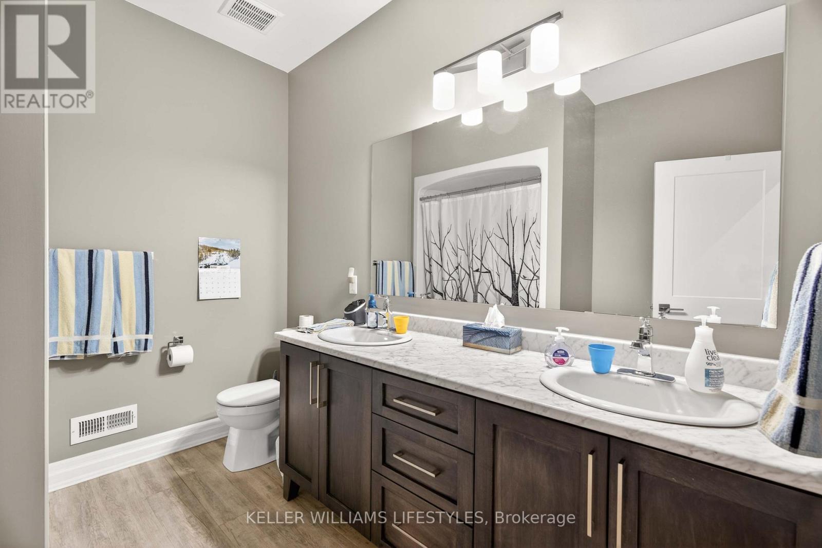 67 FRONT STREET W Property Photo