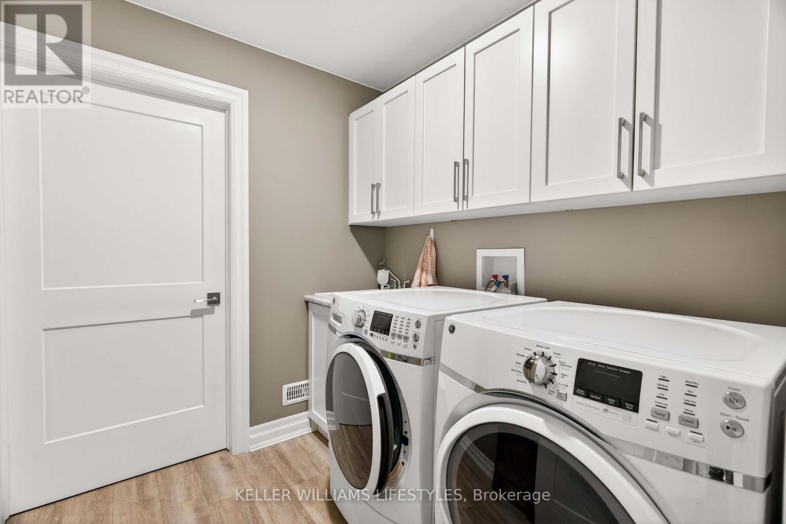 67 FRONT STREET W Property Photo