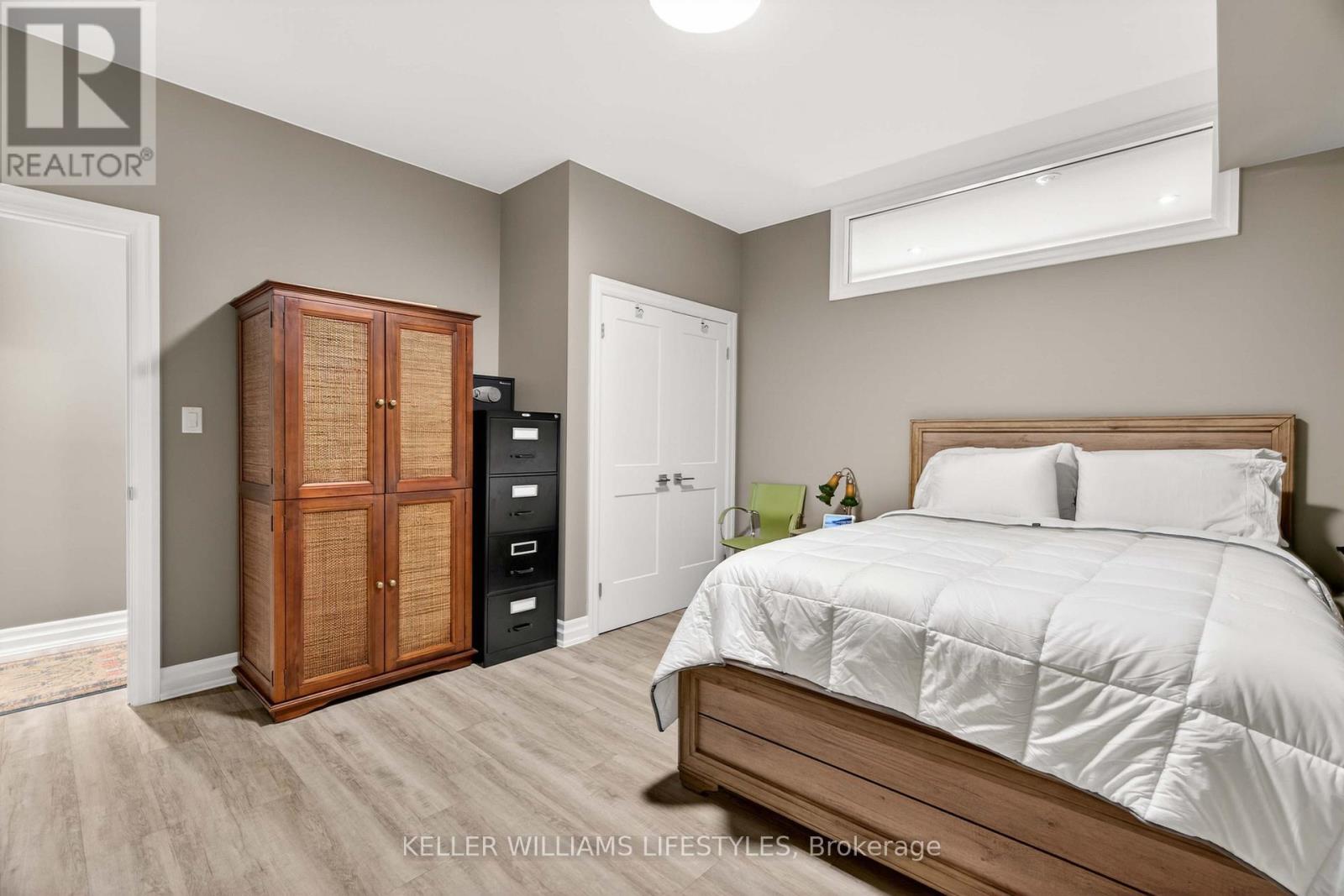 67 FRONT STREET W Property Photo