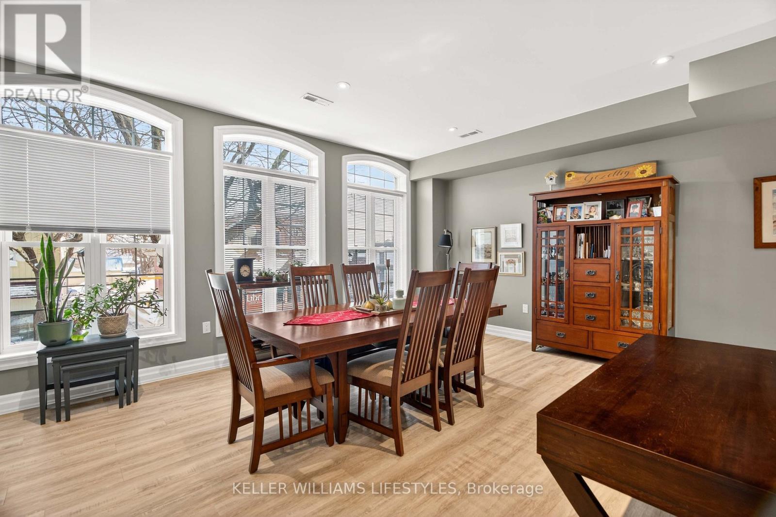 67 FRONT STREET W Property Photo