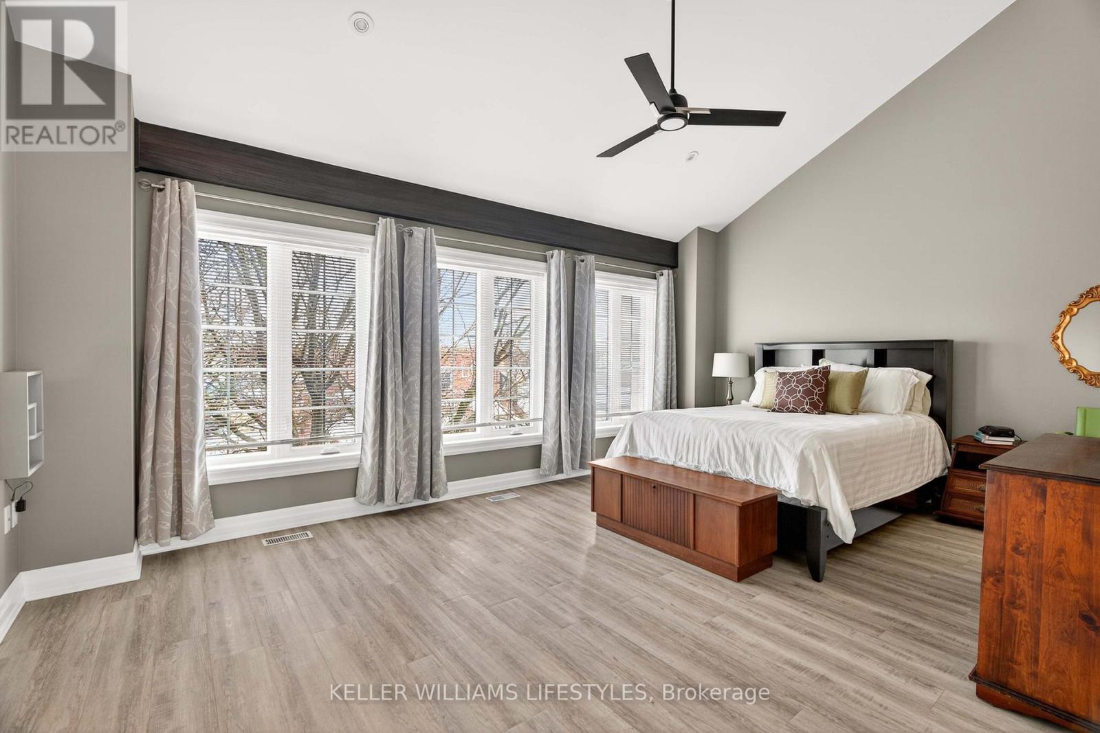 67 FRONT STREET W Property Photo