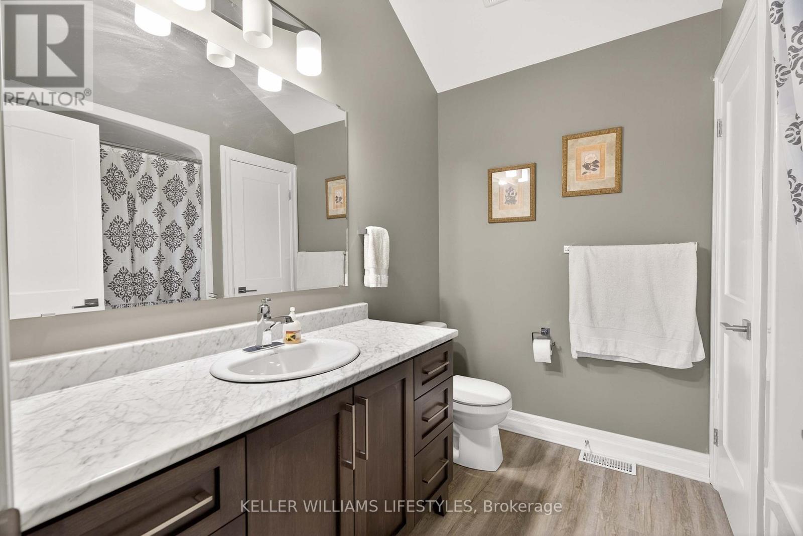 67 FRONT STREET W Property Photo