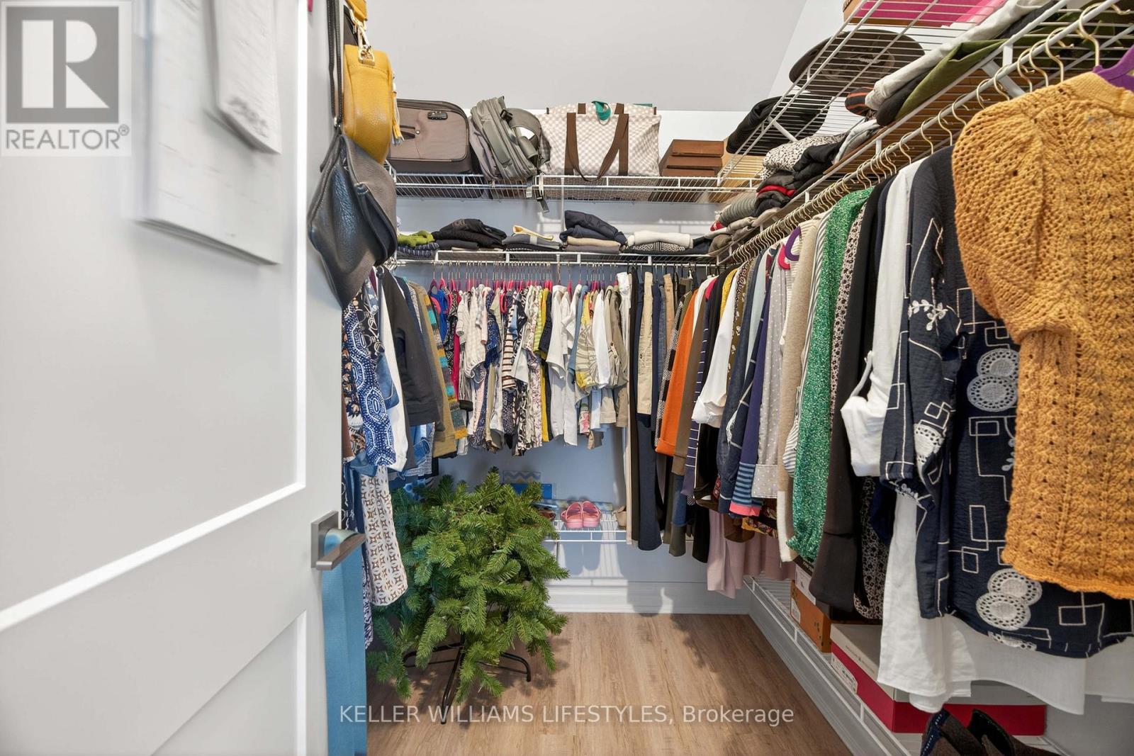 67 FRONT STREET W Property Photo