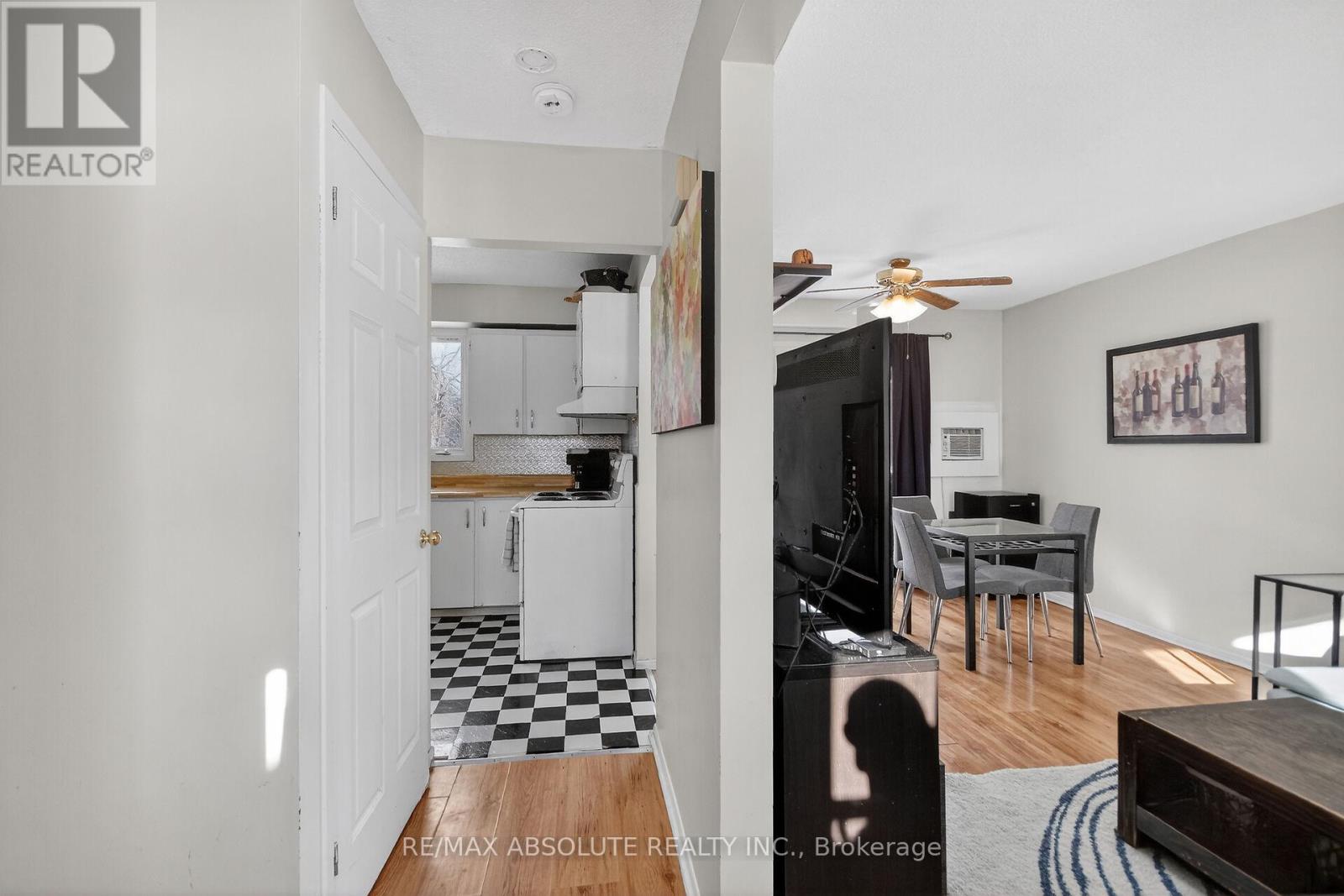 68 King Unit 12 photo 5