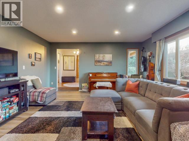 4678 ONTARIO AVE, Powell River