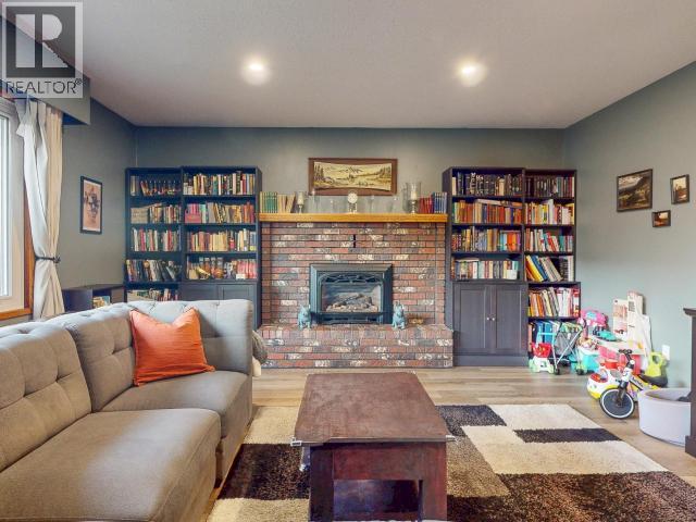 4678 ONTARIO AVE, Powell River