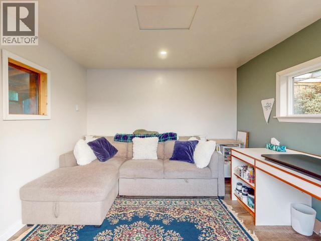 4678 ONTARIO AVE, Powell River