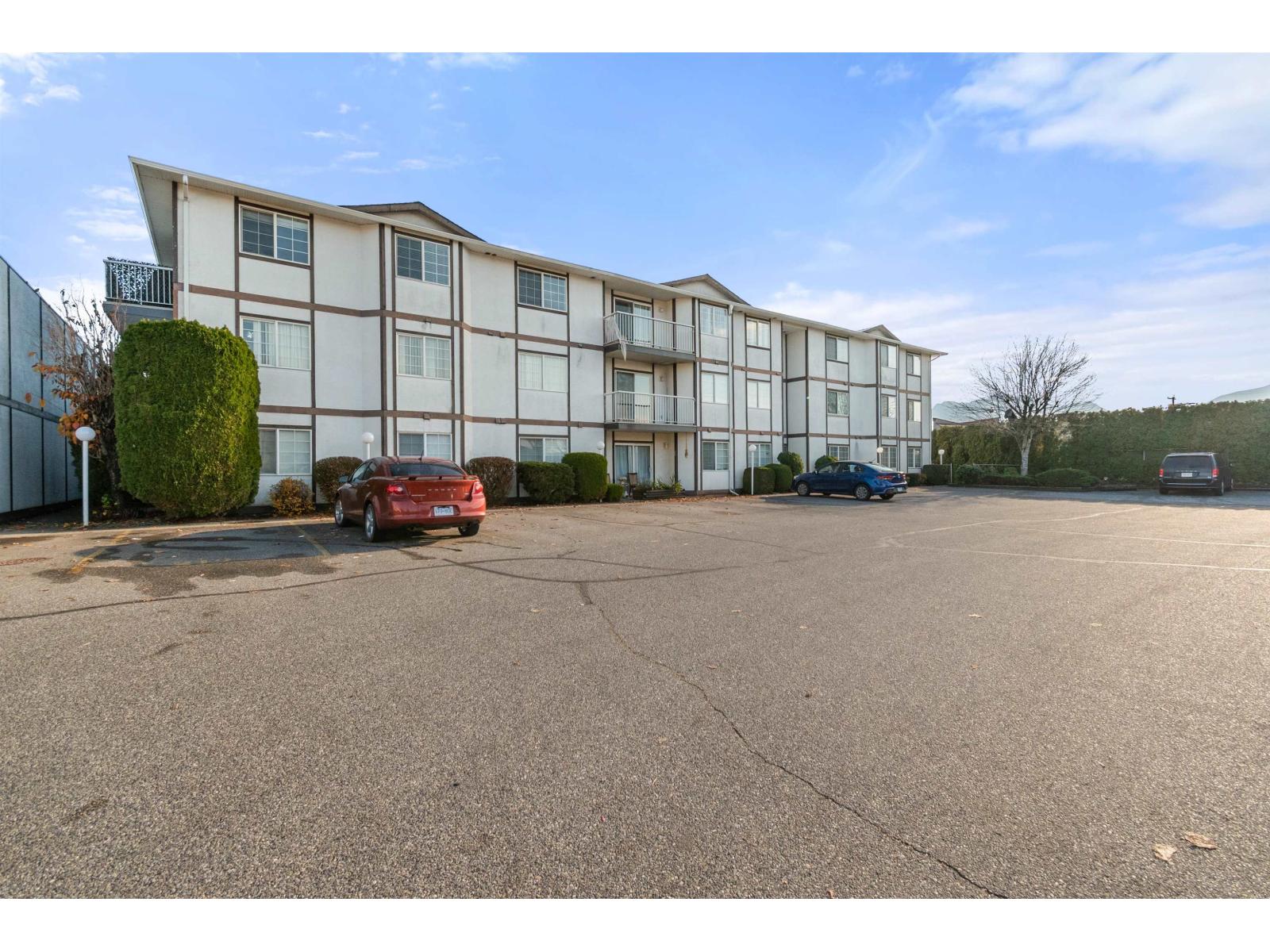 220 45669 MCINTOSH DRIVE, Chilliwack Proper South, Chilliwack