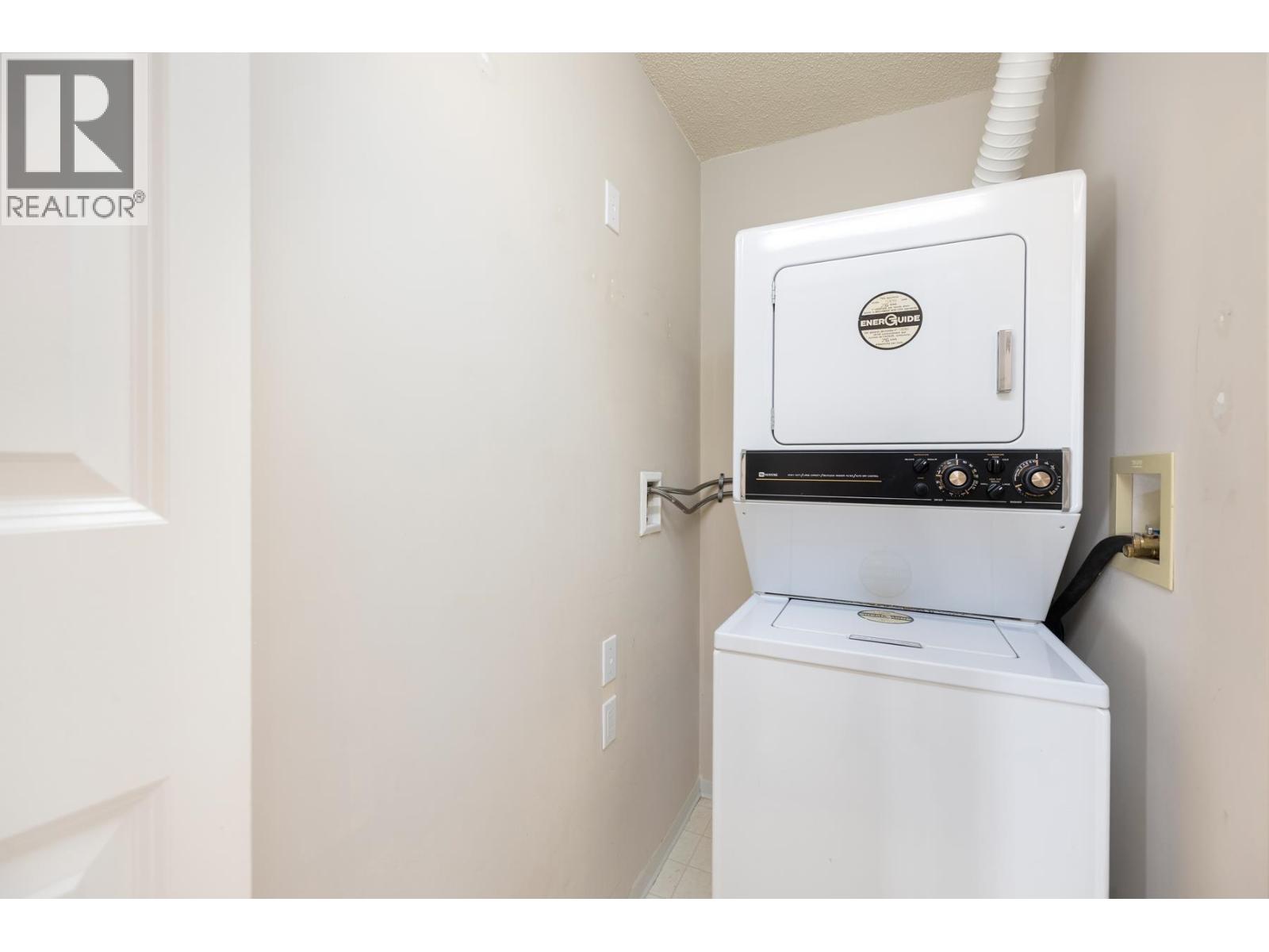 12C 338 TAYLOR WAY, West Vancouver