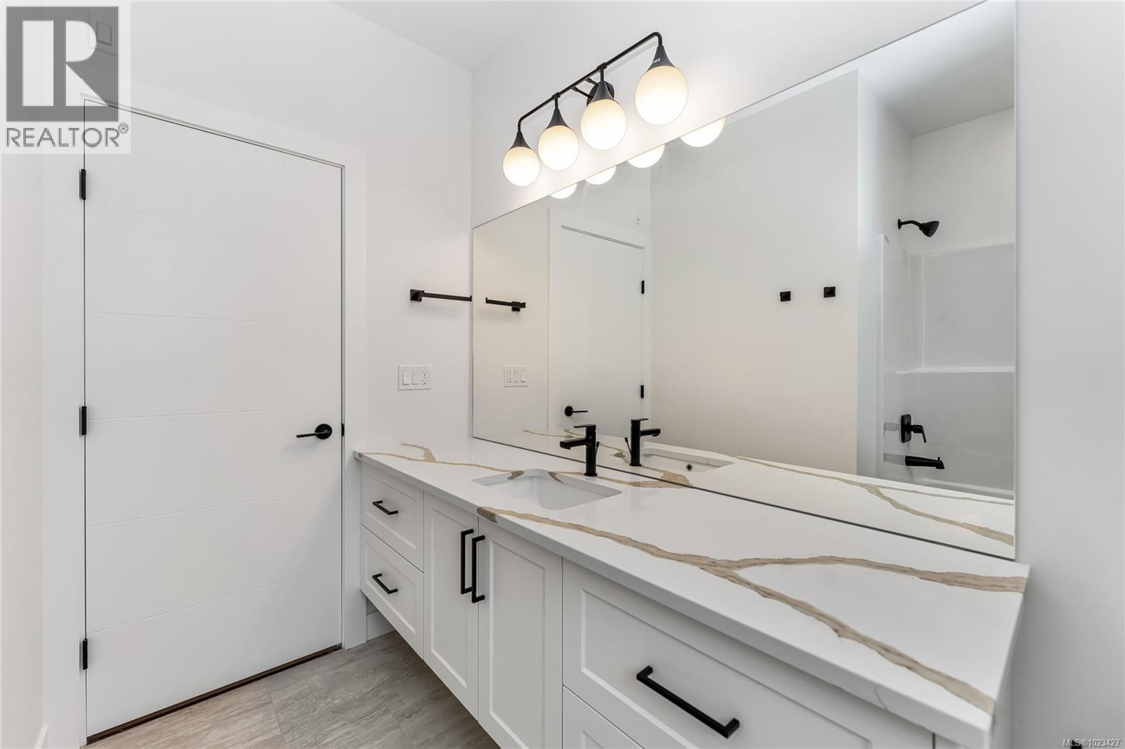 219 Cowichan Lake Rd - 24