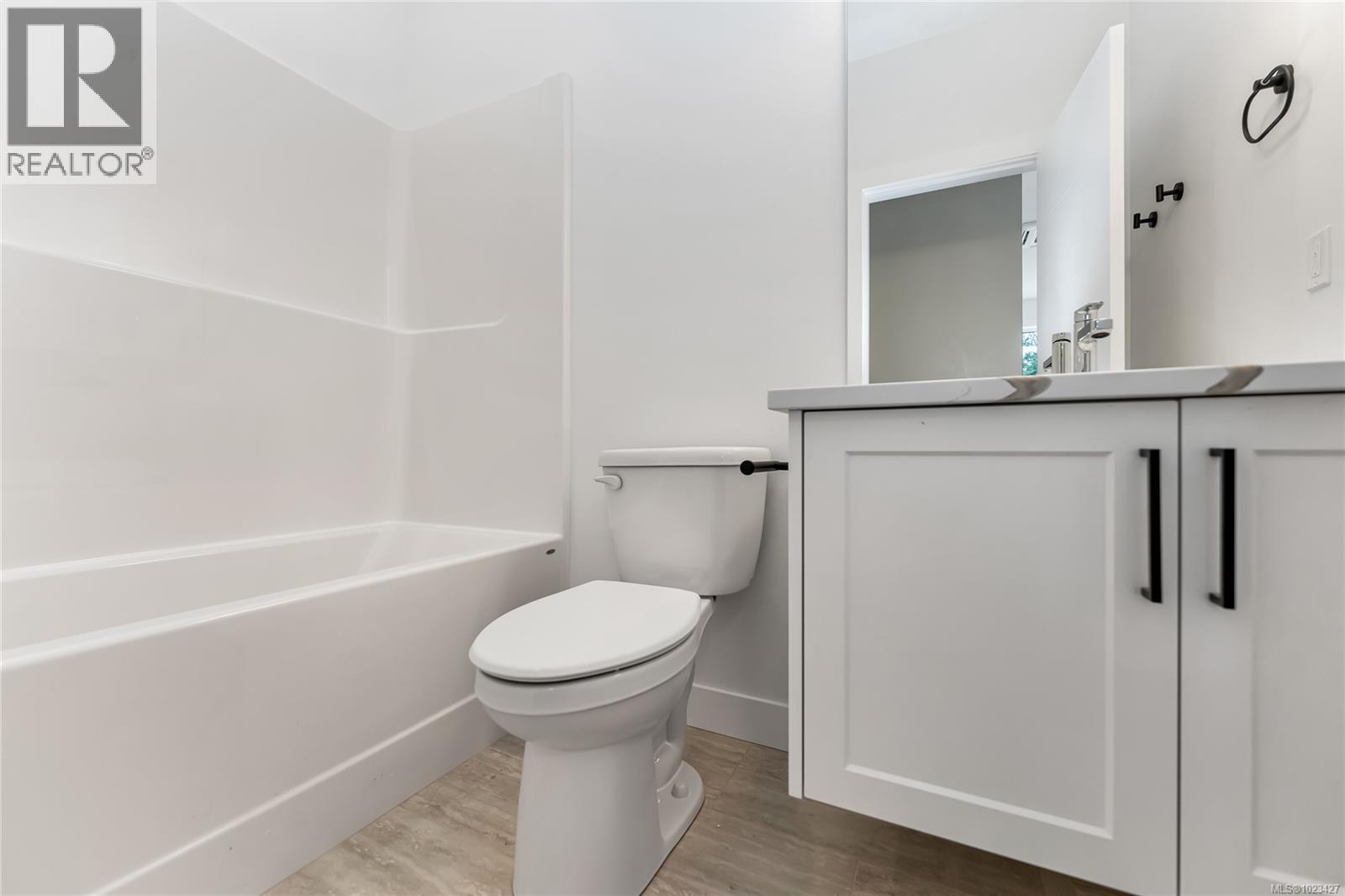 219 COWICHAN LAKE RD - 37